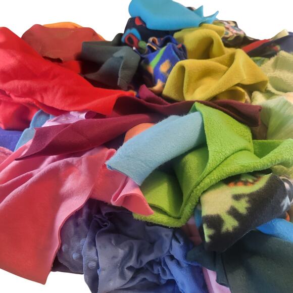5 lbs 11 oz Lot Fleece Fabric Remnants Print & Solid Pieces Assorted Sew Crafts - Picture 3 of 12